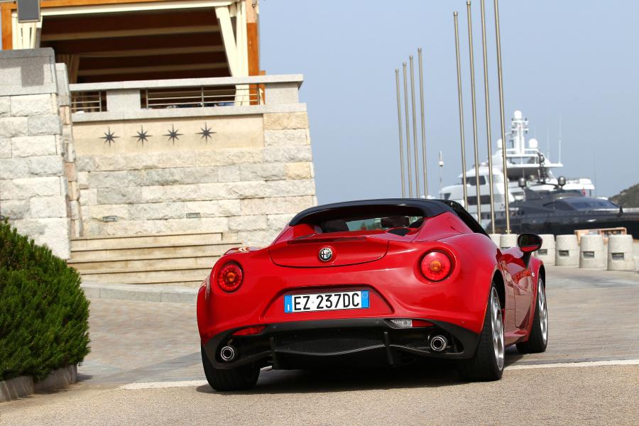  Alfa Romeo 4C Spider (960) 2015 года  (WW) (фото 37 из 59)